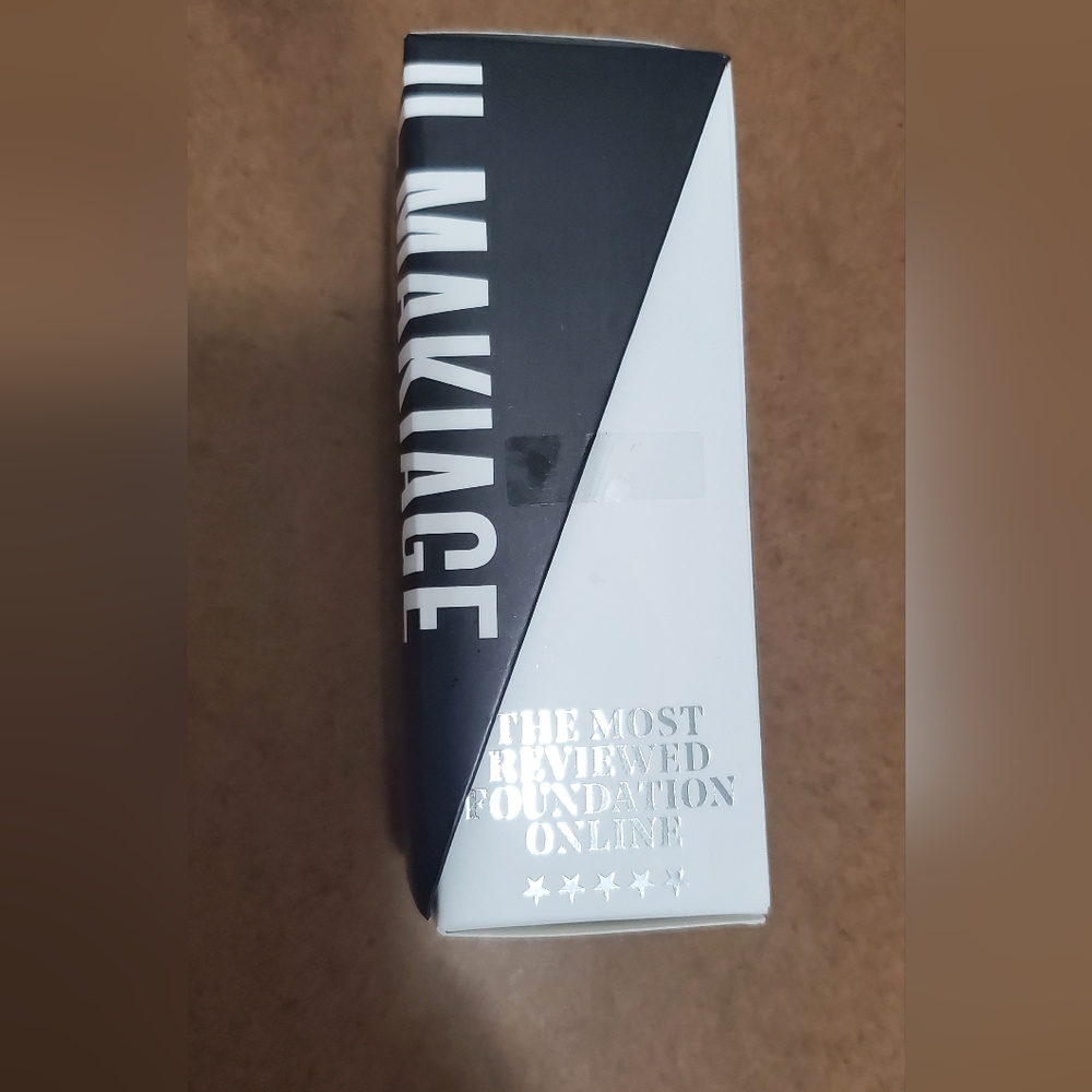 IL MAKIAGE liquid foundation 210